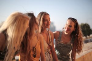 【ママ友との付き合いに疲れた!】ママ友にハッキリ本音を伝えられない原因と対処法